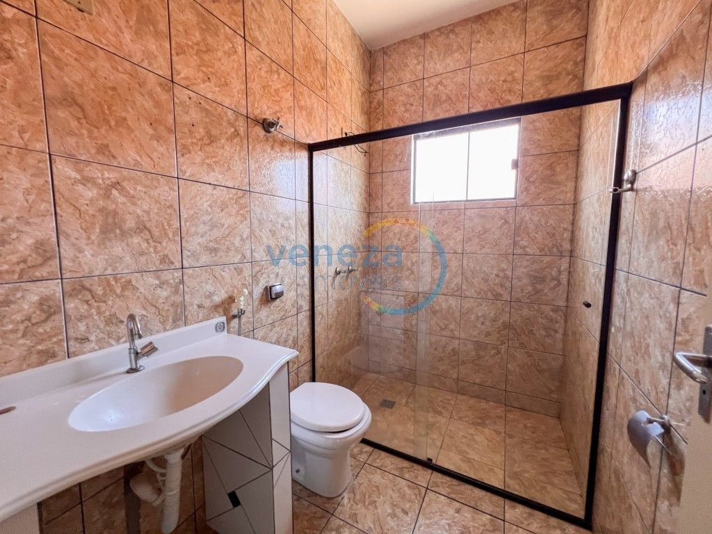 Casa Residencial à venda no bairro Piza de Londrina com 199.5m<sup>2</sup> útil, 3 quartos, 1 vaga de garagem