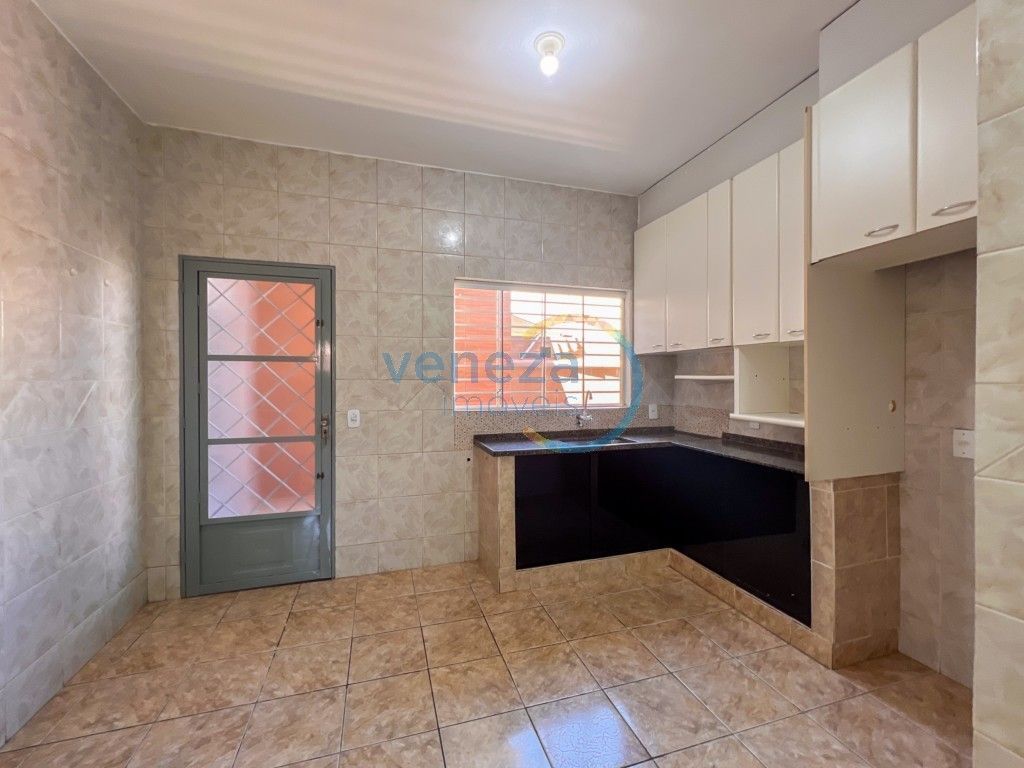 Casa Residencial à venda no bairro Piza de Londrina com 199.5m<sup>2</sup> útil, 3 quartos, 1 vaga de garagem