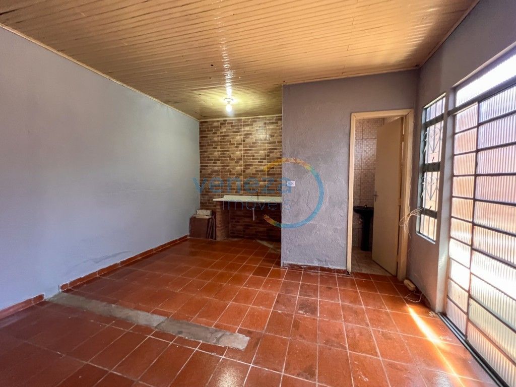 Casa Residencial à venda no bairro Piza de Londrina com 199.5m<sup>2</sup> útil, 3 quartos, 1 vaga de garagem