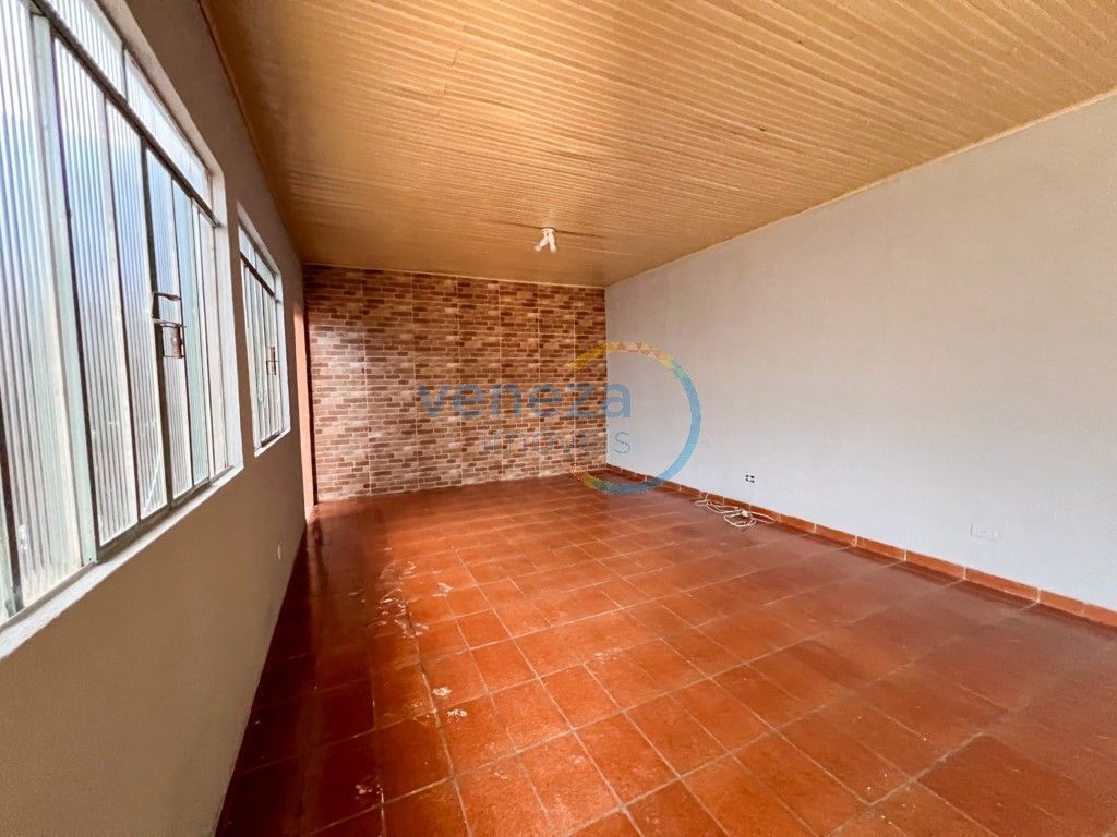 Casa Residencial à venda no bairro Piza de Londrina com 199.5m<sup>2</sup> útil, 3 quartos, 1 vaga de garagem