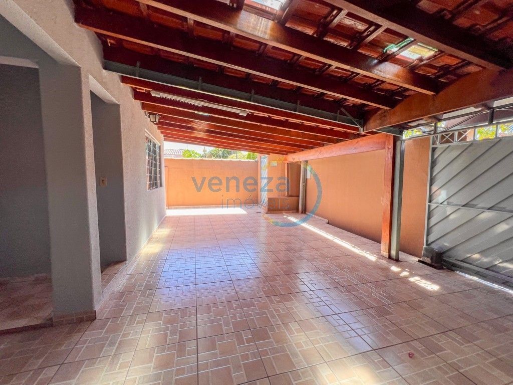 Casa Residencial à venda no bairro Piza de Londrina com 199.5m<sup>2</sup> útil, 3 quartos, 1 vaga de garagem