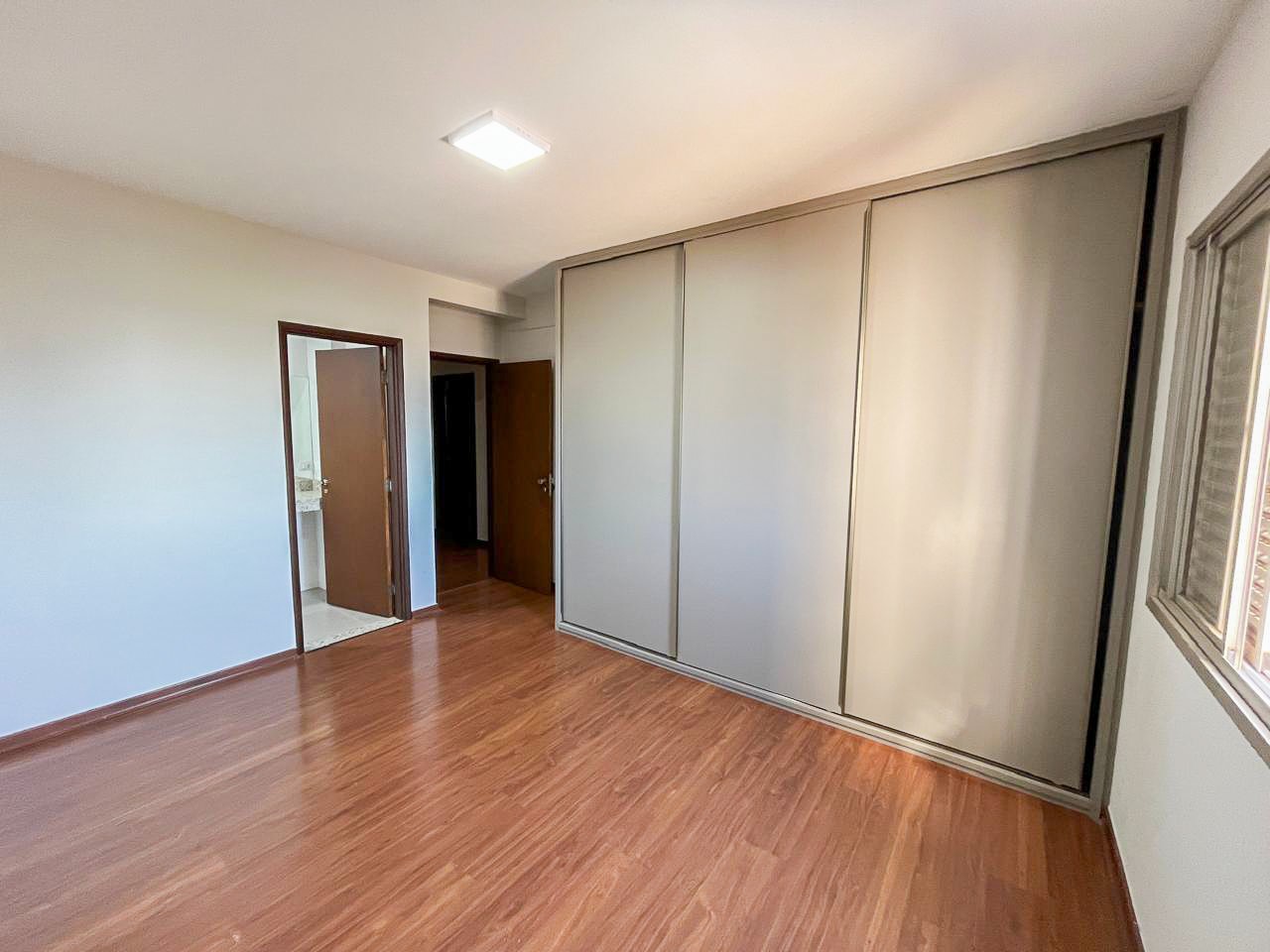 Apartamento para venda no bairro Centro de Londrina - Foto 4