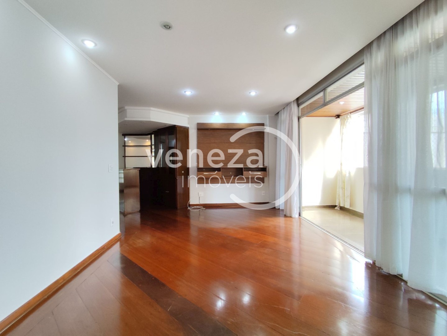 Apartamento para venda no Centro em Londrina com 214m² por R$ 845.000 - Foto 2