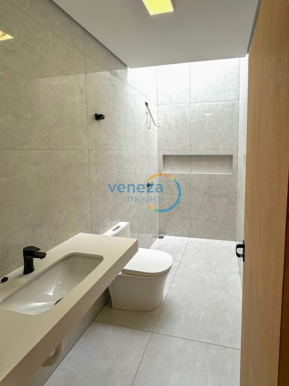 Casa Residencial para venda no bairro Portal de Versalhes de Londrina - Foto 13
