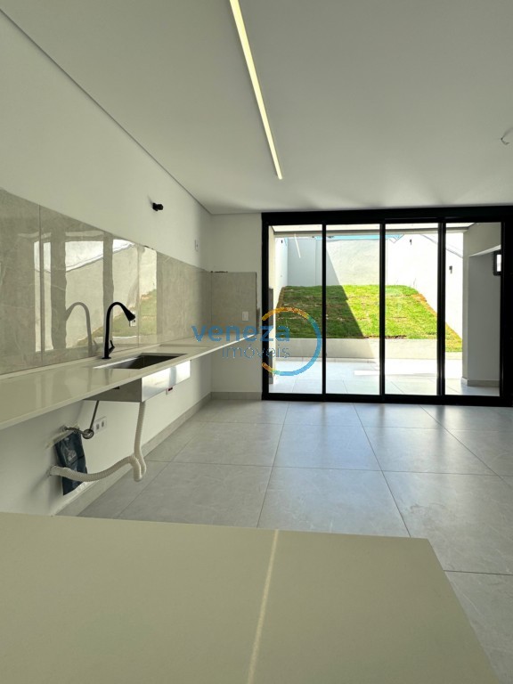 Casa Residencial para venda no bairro Portal de Versalhes de Londrina - Foto 14