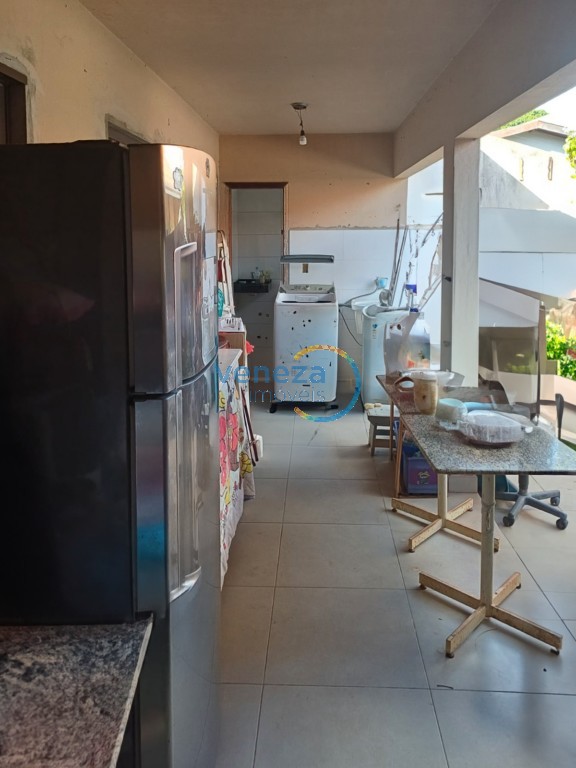 Casa Residencial para venda no bairro Santa Monica de Londrina - Foto 11