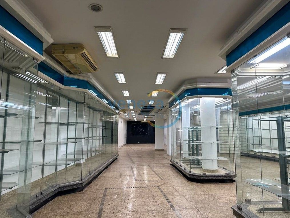 Salão-loja para locacao no Centro em Londrina com 874m² por R$ 35.000,00