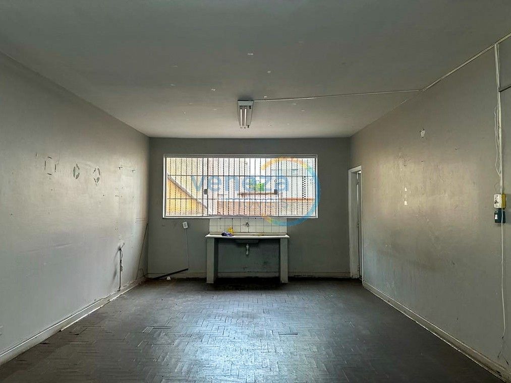 Salão-loja para locação no bairro Centro de Londrina com 874m<sup>2</sup> útil