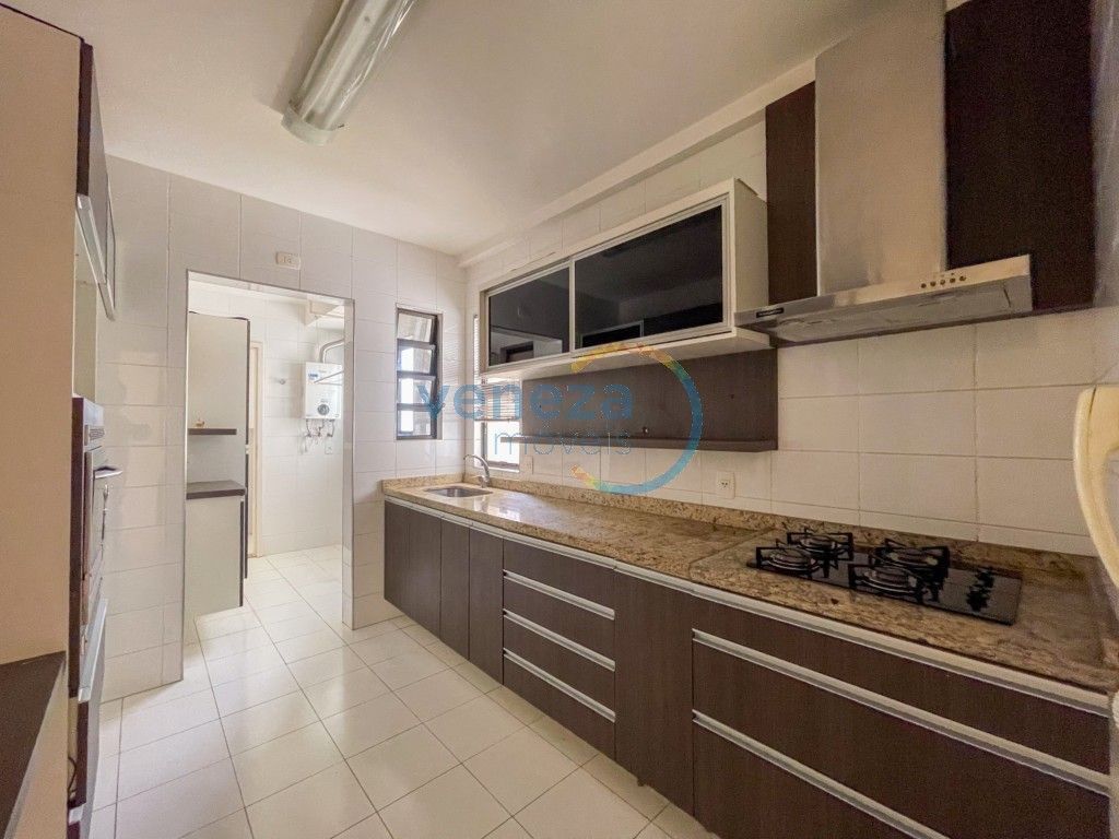 Apartamento para locação no bairro Centro de Londrina com 105.87m<sup>2</sup> útil, 3 quartos, 2 vagas de garagem