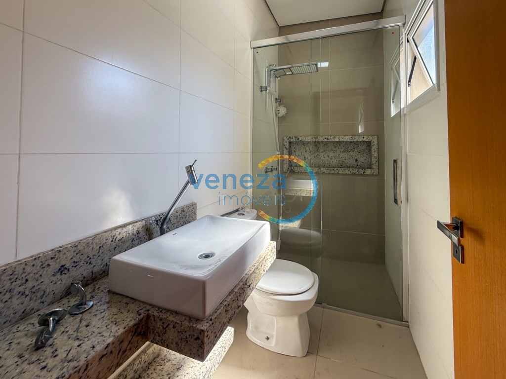 Casa Residencial para locação no bairro Industrial de Londrina com 96m<sup>2</sup> útil, 3 quartos, 1 vaga de garagem