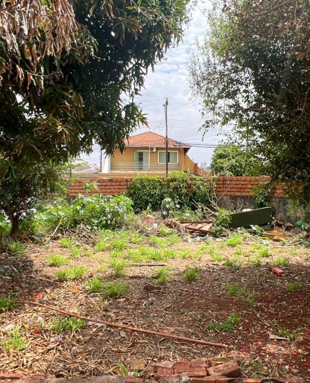 Terreno à venda no bairro Veraliz de Londrina com 352.26m<sup>2</sup> total