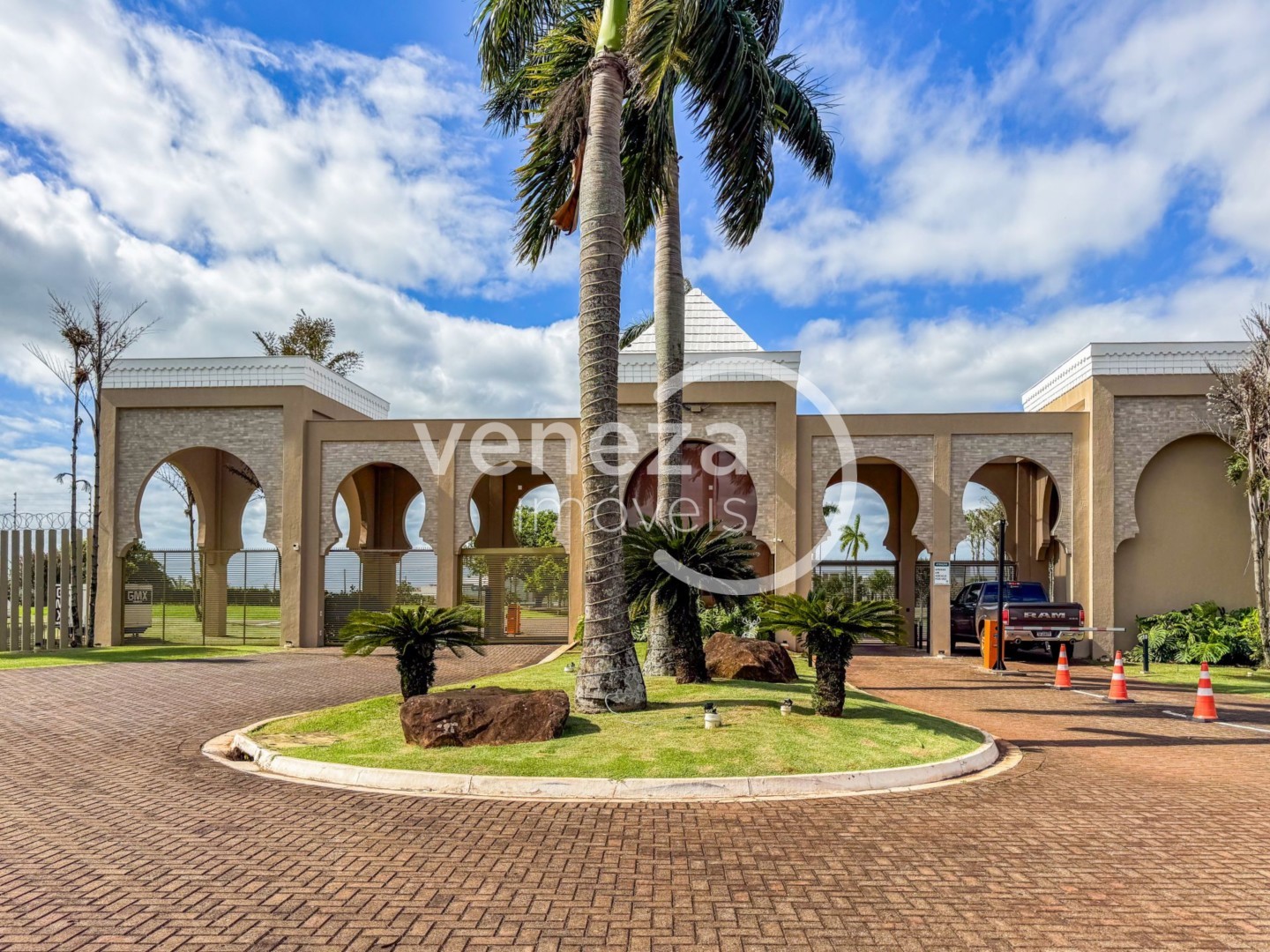 Casa Residencial para venda no Terras de Canaa em Cambe com 285m² por R$ 2.750.000 - Foto 1