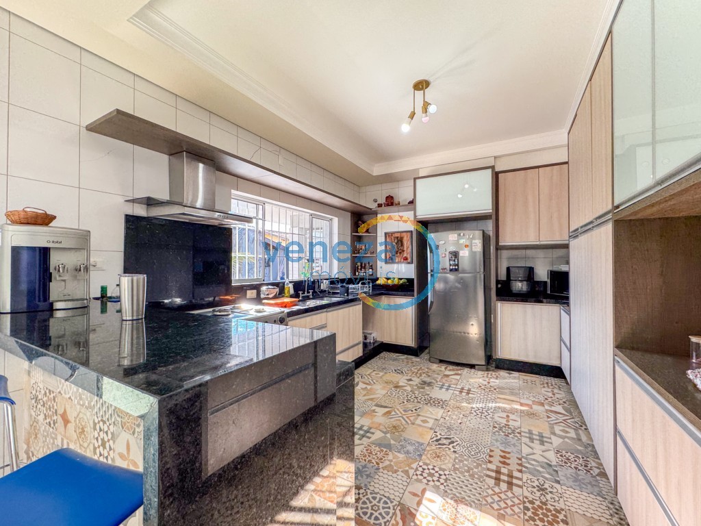 Casa Residencial para venda no bairro Tatiani de Londrina - Foto 25