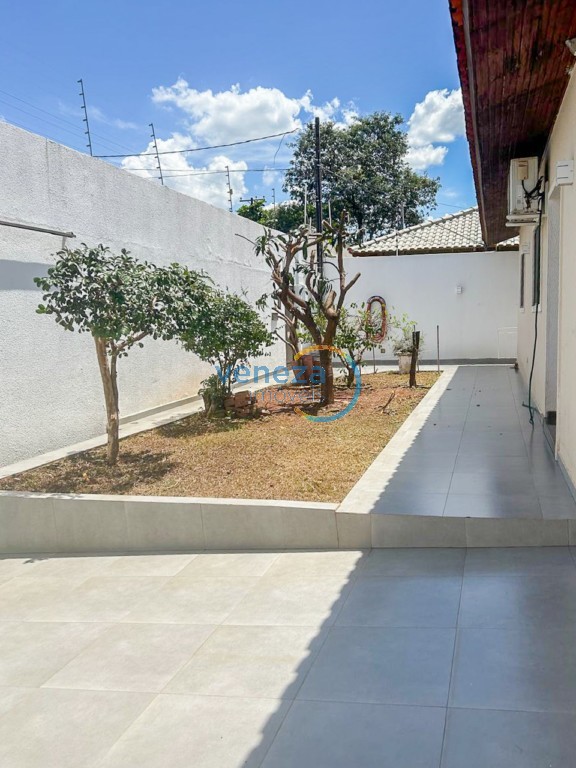 Casa Residencial para venda no bairro Parque Residencial Granville de Londrina - Foto 18
