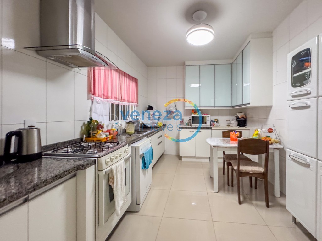 Casa Residencial para venda no bairro Jardim Alphaville de Londrina - Foto 14