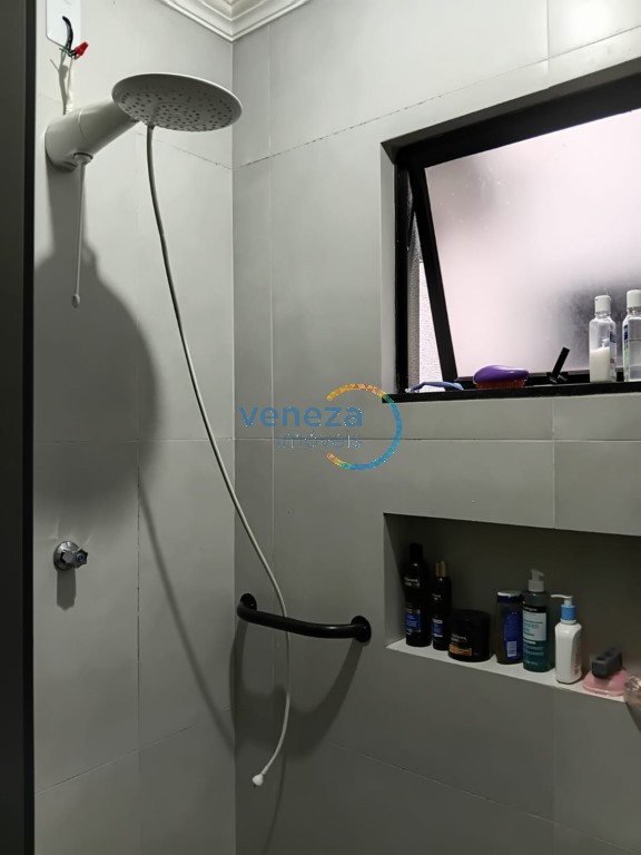 Casa Residencial para venda no bairro Bandeirantes de Londrina - Foto 9