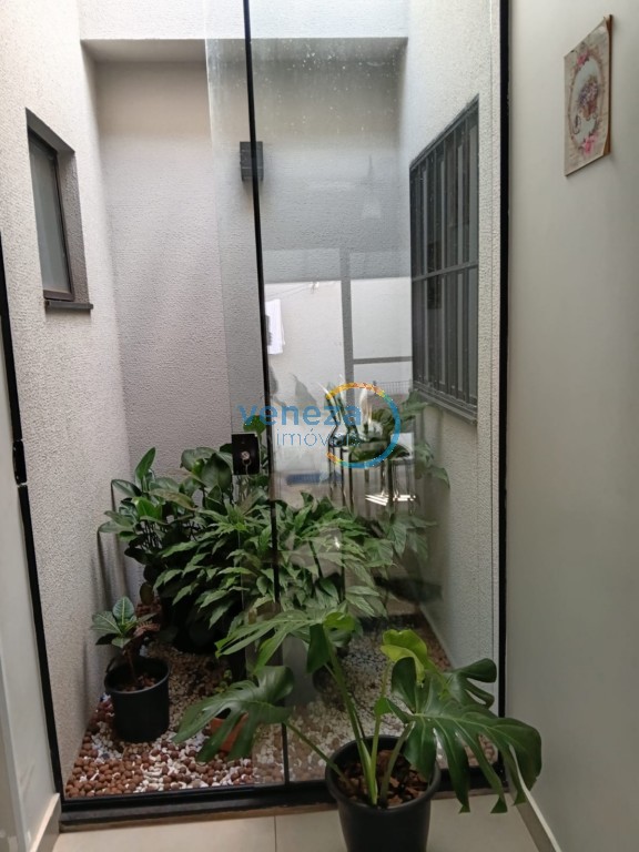 Casa Residencial para venda no bairro Bandeirantes de Londrina - Foto 11