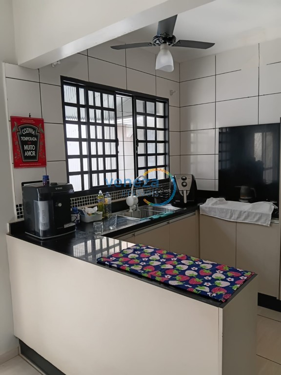 Casa Residencial para venda no bairro Bandeirantes de Londrina - Foto 12