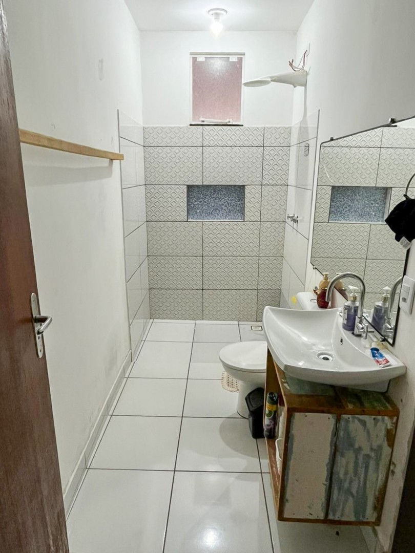 Casa Residencial para venda no bairro Jardim Guararapes de Londrina - Foto 6