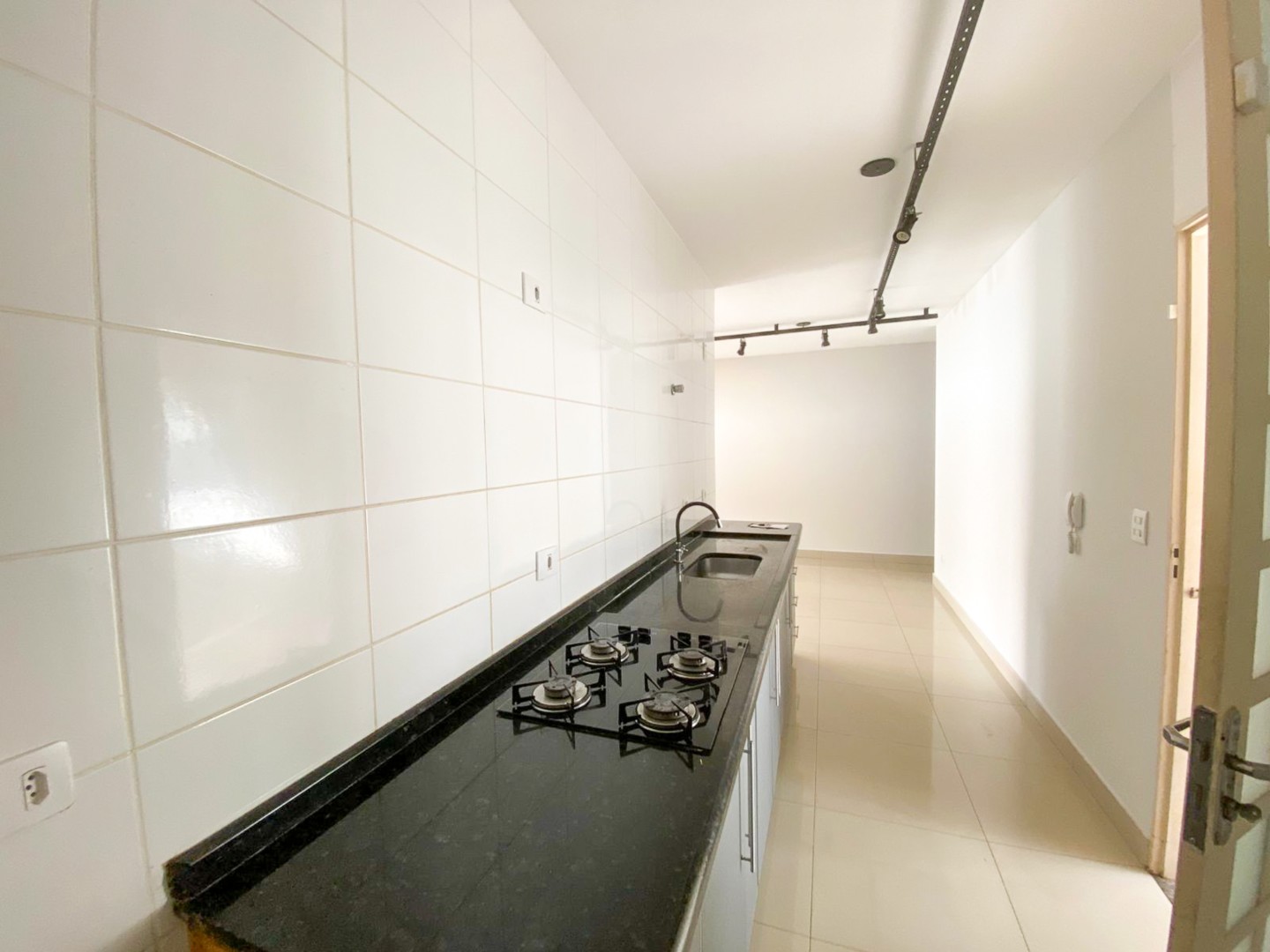Casa Residencial para locação no bairro Aragarca de Londrina - Foto 5