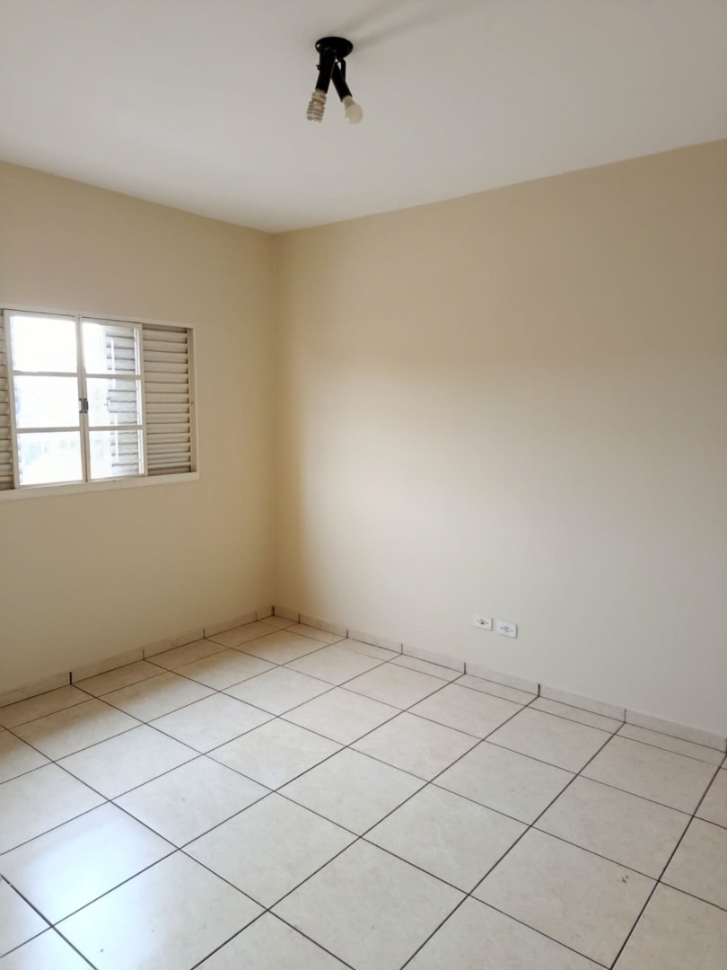 Casa Residencial para locação no bairro Jardim Guararapes de Londrina - Foto 17