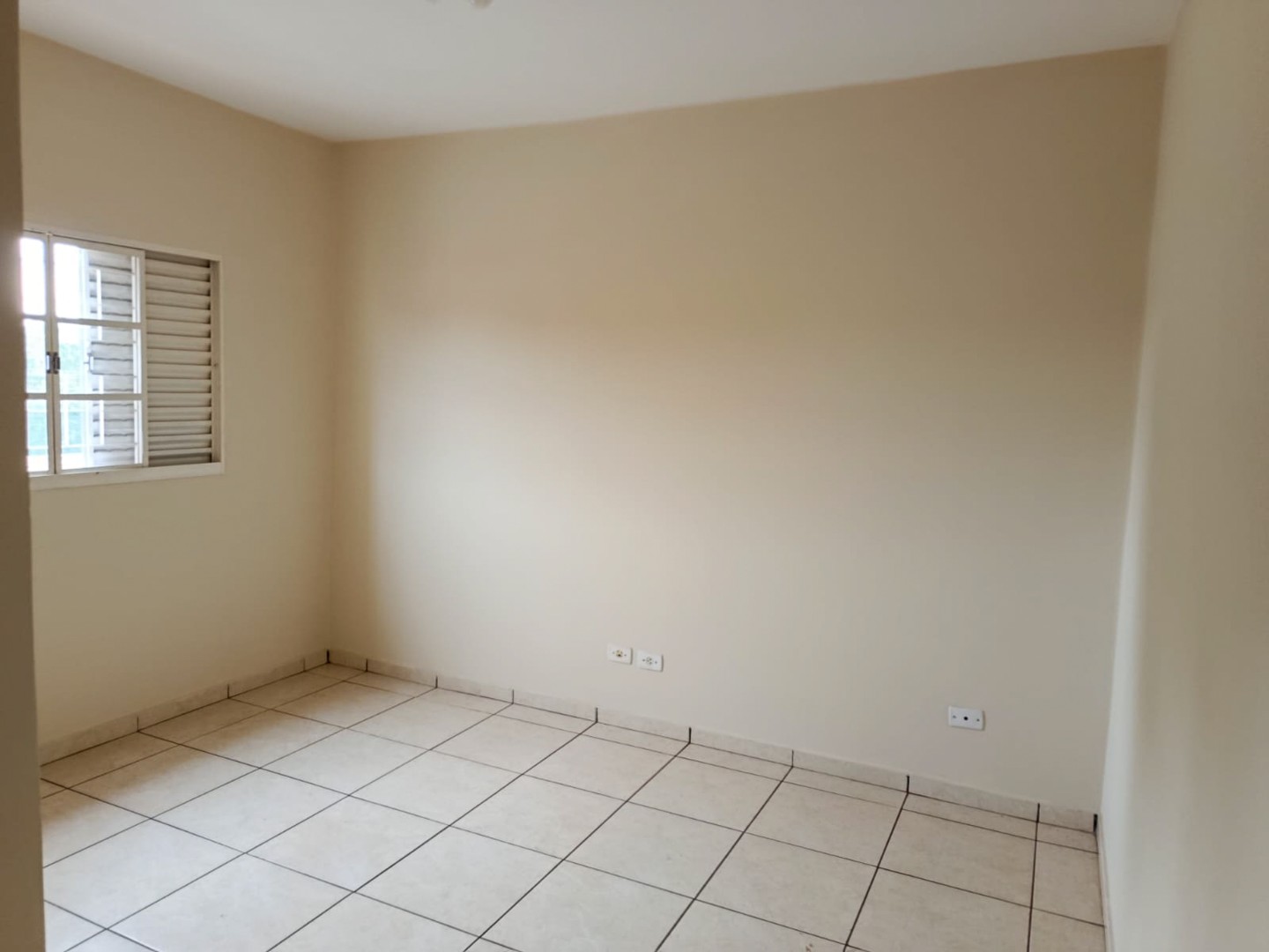 Casa Residencial para locação no bairro Jardim Guararapes de Londrina - Foto 14