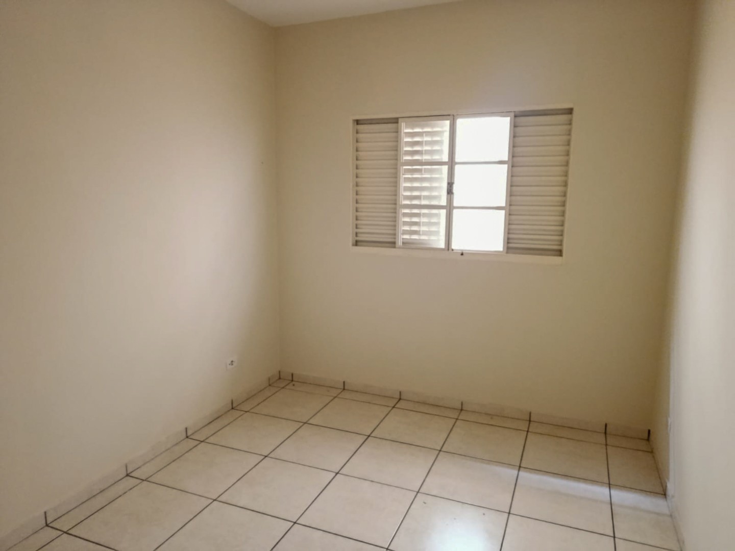 Casa Residencial para locação no bairro Jardim Guararapes de Londrina - Foto 15