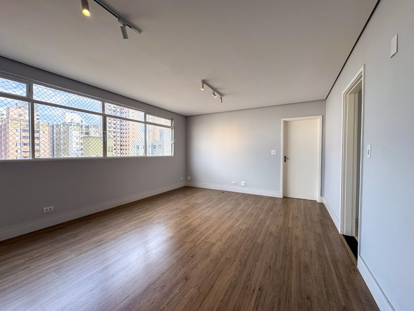 Apartamento para locacao no Centro em Londrina com 154,77m² por R$ 3.200,00 - Foto 3
