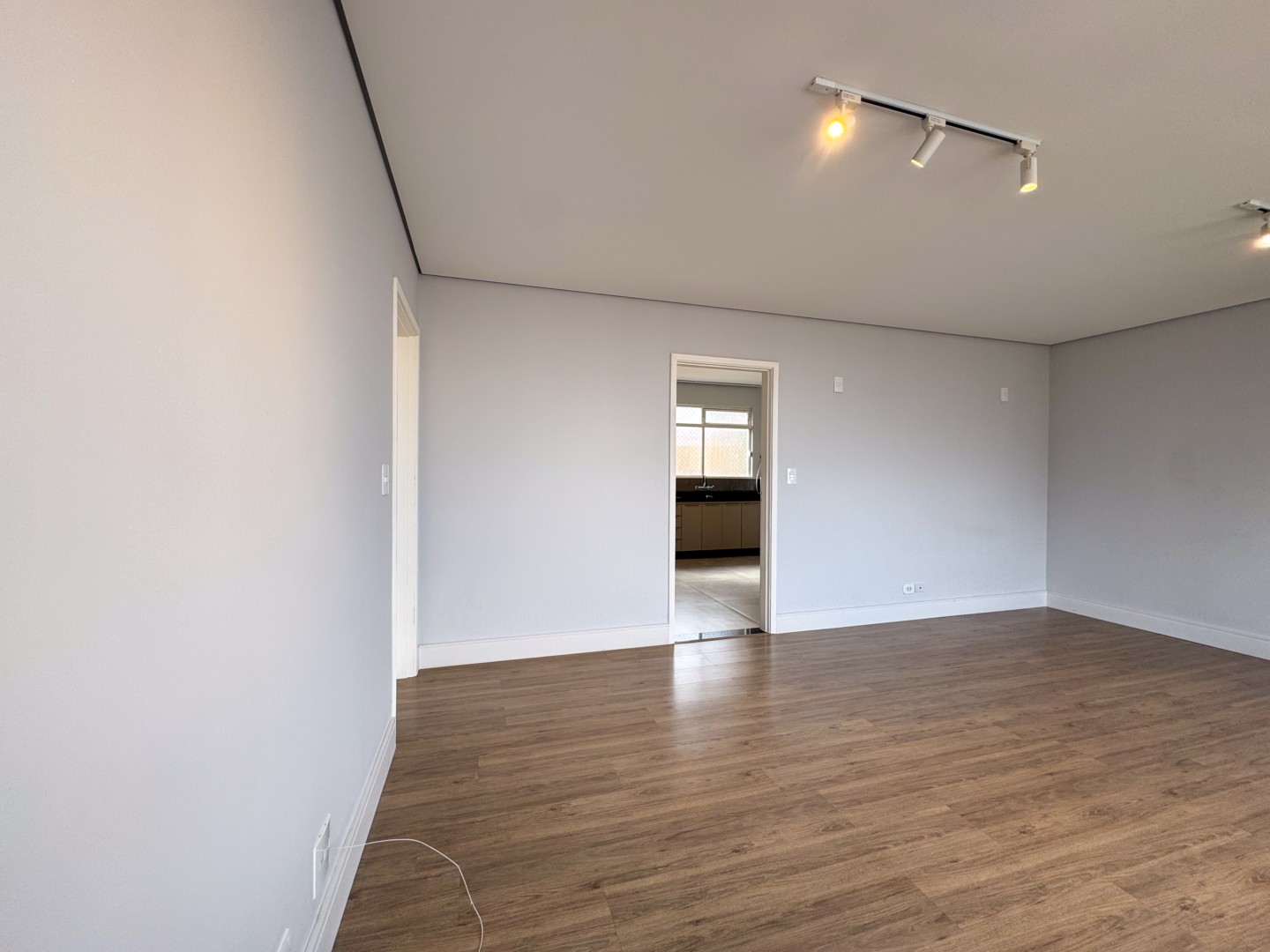 Apartamento para locação no bairro Centro de Londrina - Foto 4