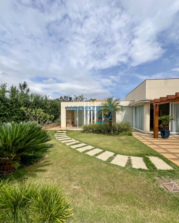 Casa Residencial para locacao no Terras de Canaa em Cambe com 200m² por R$ 10.000,00