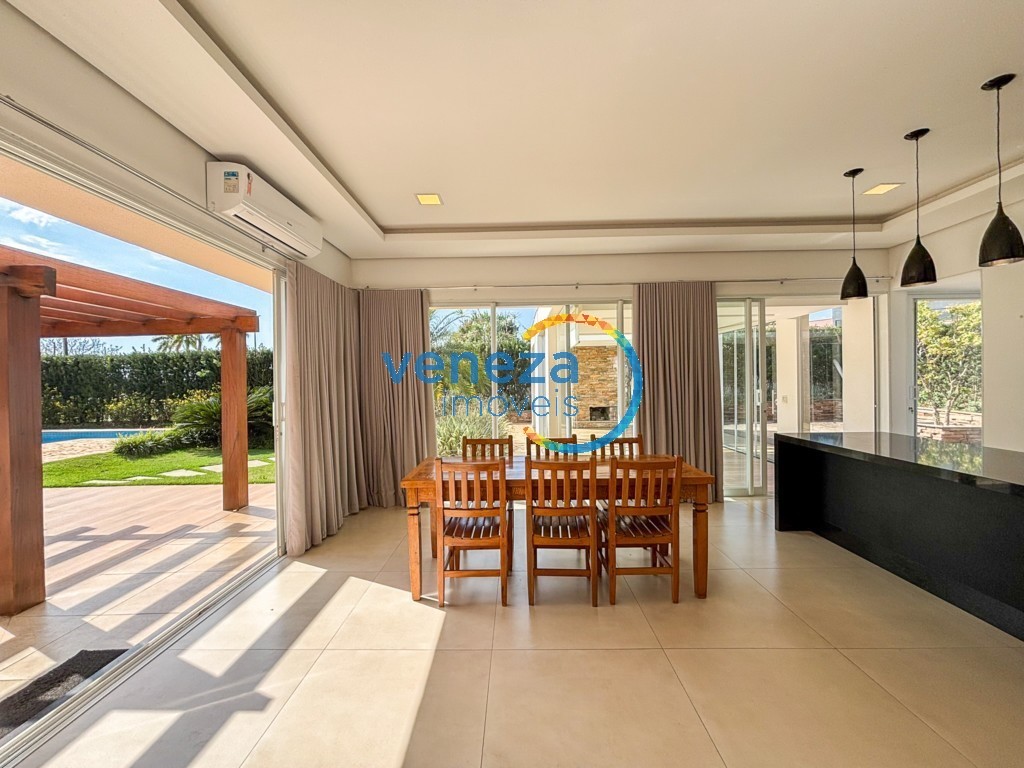 Casa Residencial para locação no bairro Terras de Canaa de Cambe com 200m<sup>2</sup> útil, 3 quartos, 2 vagas de garagem