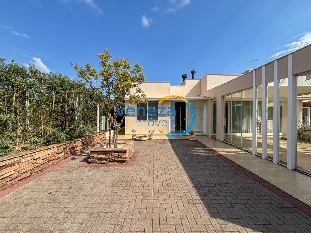 Casa Residencial para locação no bairro Terras de Canaa de Cambe com 200m<sup>2</sup> útil, 3 quartos, 2 vagas de garagem