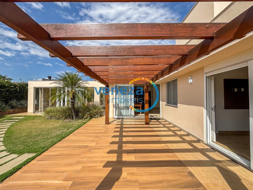 Casa Residencial para locação no bairro Terras de Canaa de Cambe com 200m<sup>2</sup> útil, 3 quartos, 2 vagas de garagem