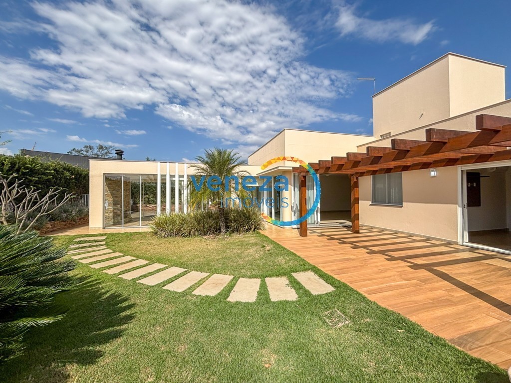 Casa Residencial para locação no bairro Terras de Canaa de Cambe com 200m<sup>2</sup> útil, 3 quartos, 2 vagas de garagem