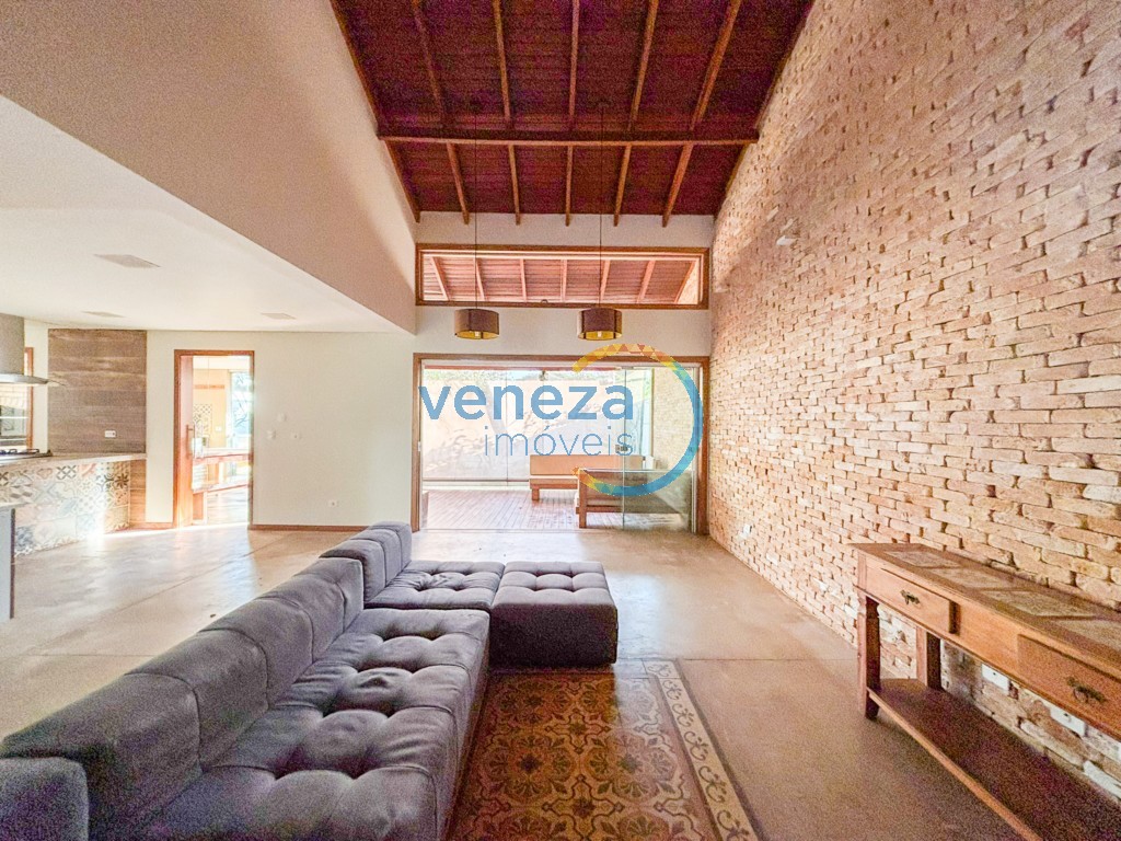 Casa Residencial à venda no bairro Gleba Palhano de Londrina com 290m<sup>2</sup> útil, 3 quartos, 2 vagas de garagem