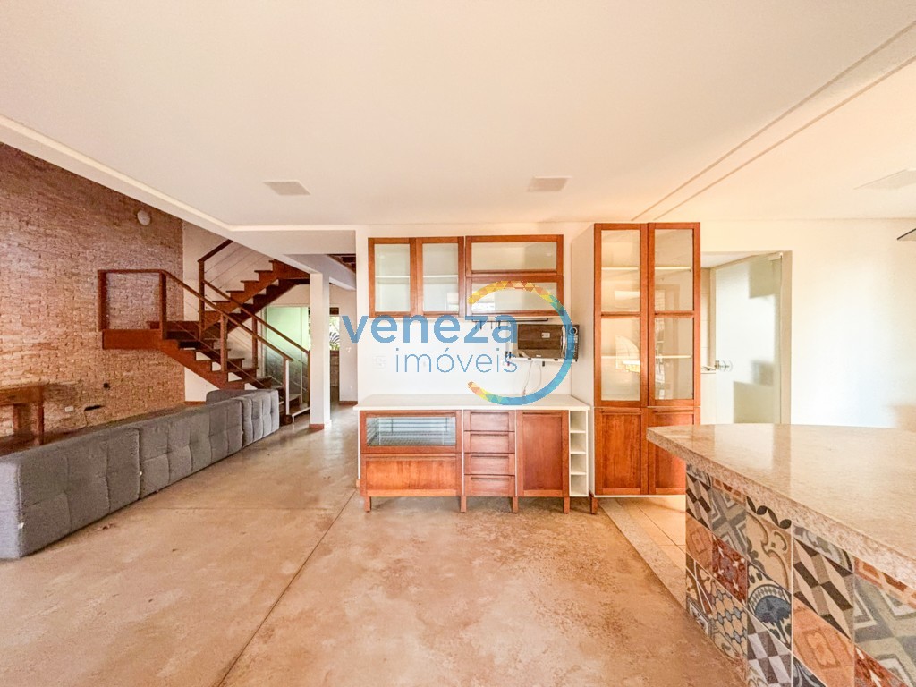 Casa Residencial à venda no bairro Gleba Palhano de Londrina com 290m<sup>2</sup> útil, 3 quartos, 2 vagas de garagem