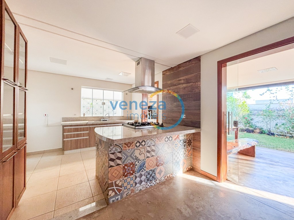 Casa Residencial à venda no bairro Gleba Palhano de Londrina com 290m<sup>2</sup> útil, 3 quartos, 2 vagas de garagem