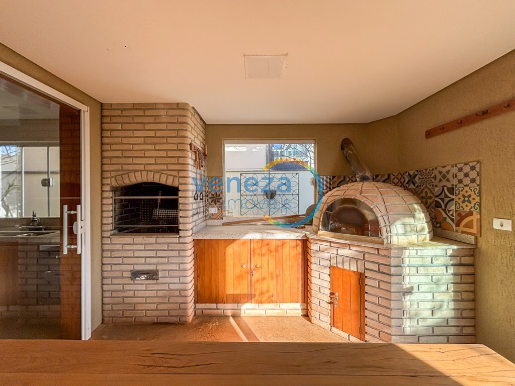 Casa Residencial à venda no bairro Gleba Palhano de Londrina com 290m<sup>2</sup> útil, 3 quartos, 2 vagas de garagem