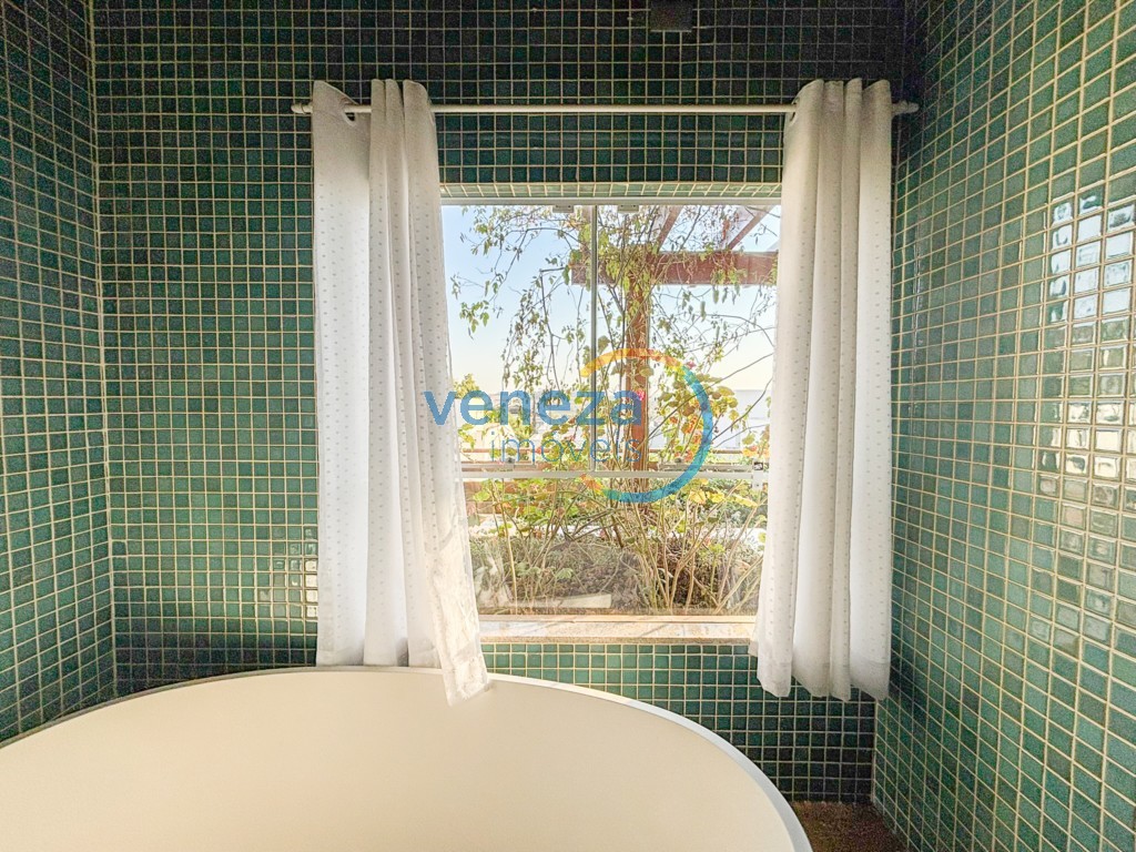 Casa Residencial à venda no bairro Gleba Palhano de Londrina com 290m<sup>2</sup> útil, 3 quartos, 2 vagas de garagem