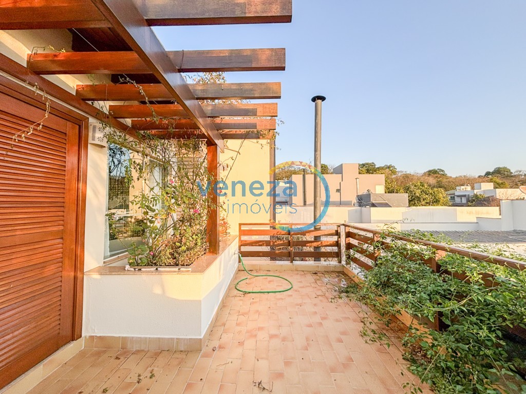 Casa Residencial à venda no bairro Gleba Palhano de Londrina com 290m<sup>2</sup> útil, 3 quartos, 2 vagas de garagem