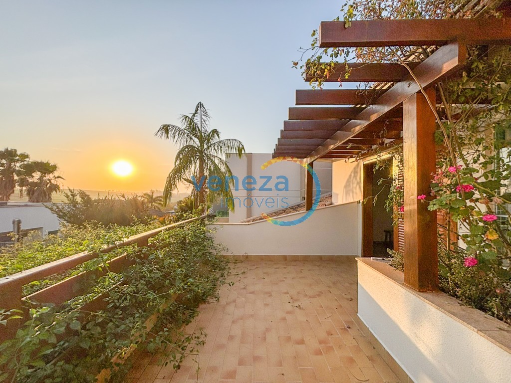 Casa Residencial à venda no bairro Gleba Palhano de Londrina com 290m<sup>2</sup> útil, 3 quartos, 2 vagas de garagem