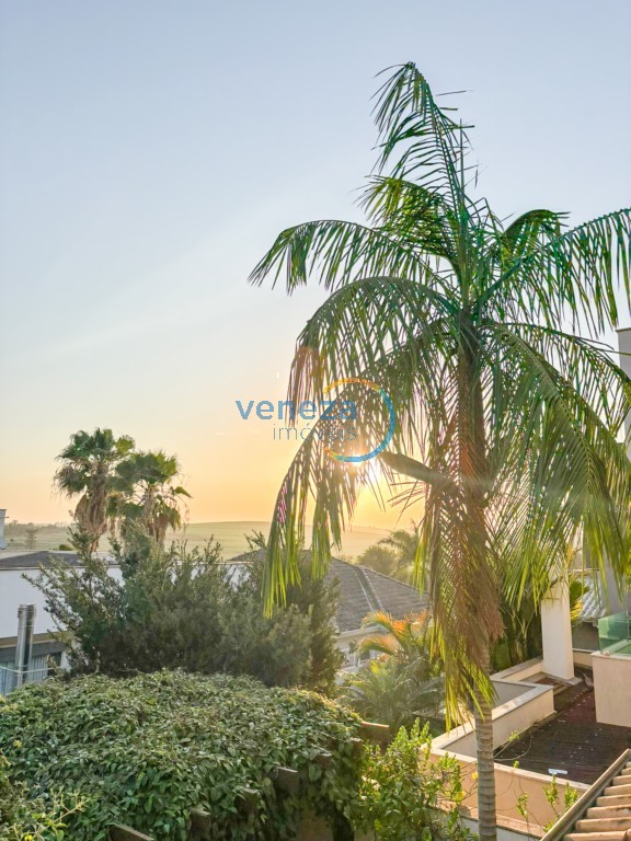 Casa Residencial à venda no bairro Gleba Palhano de Londrina com 290m<sup>2</sup> útil, 3 quartos, 2 vagas de garagem