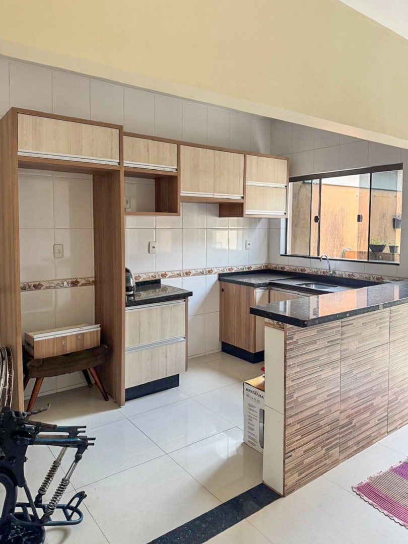 Casa Residencial para venda no bairro Jardim Graziela de Londrina - Foto 8