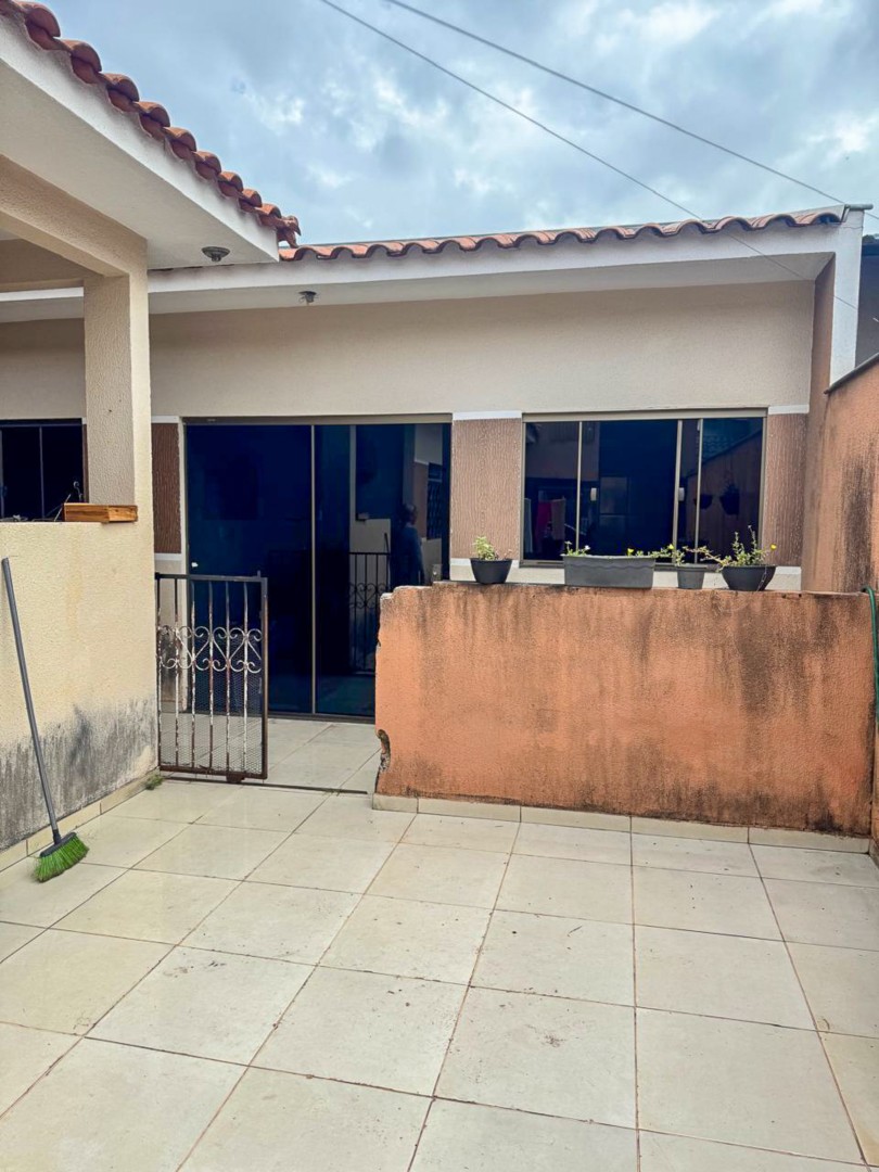 Casa Residencial para venda no bairro Jardim Graziela de Londrina - Foto 12