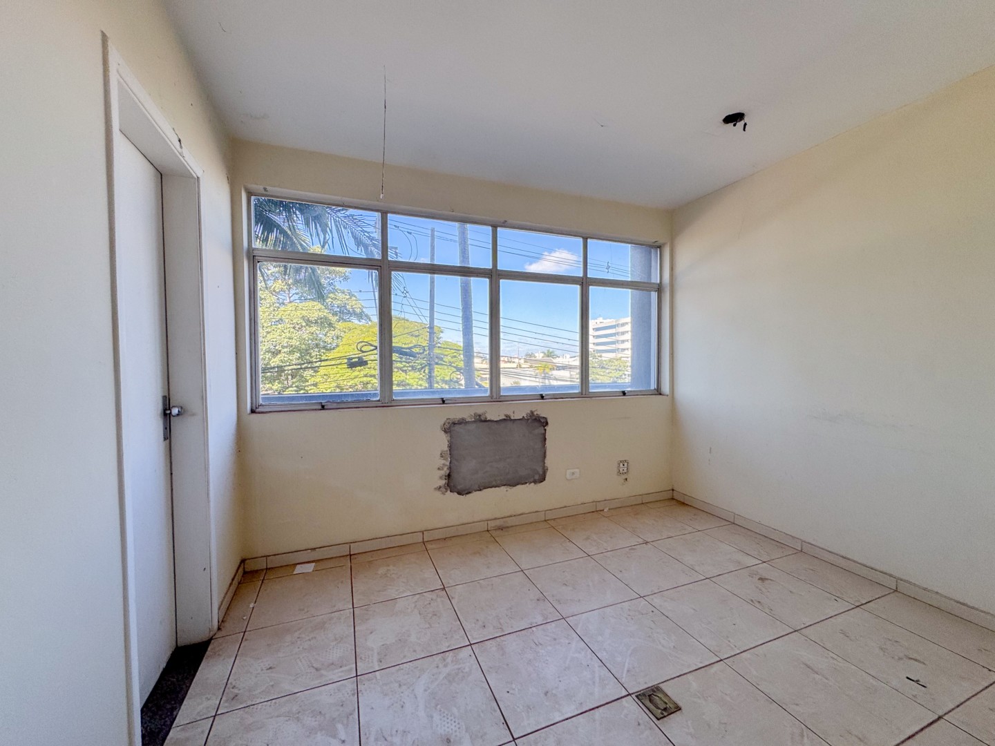 Sala/Conjunto Comercial para alugar em Caicaras, Londrina — Portal Chave Fácil