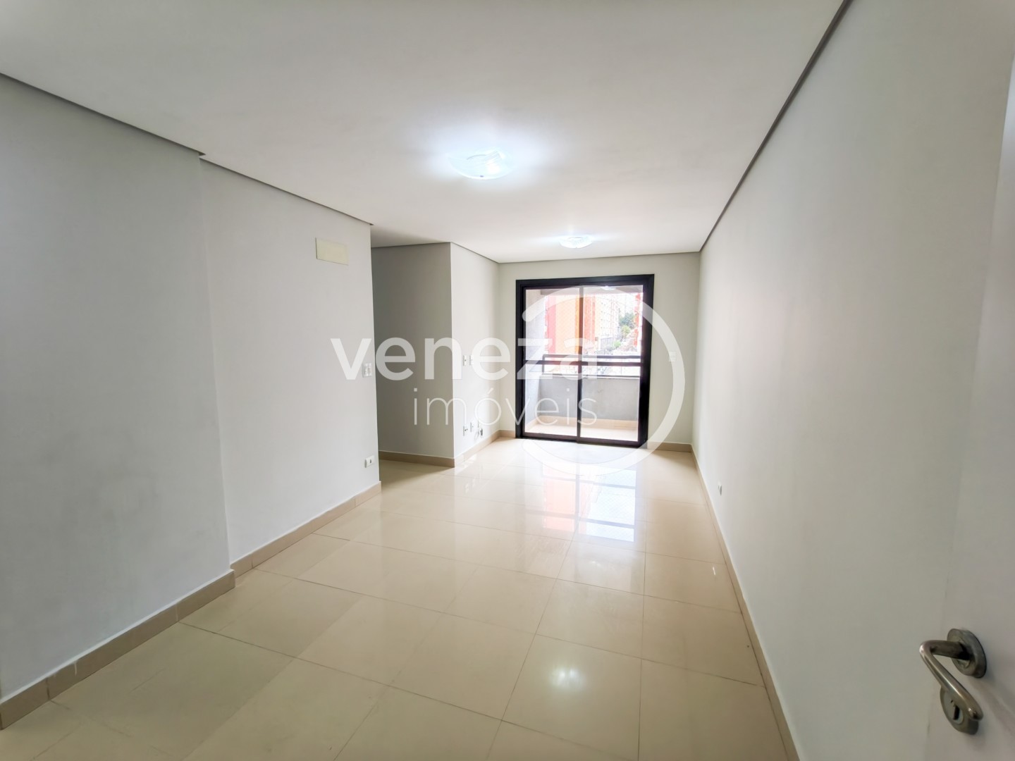 Apartamento para locacao no Centro em Londrina com 111m² por R$ 1.950  - Foto 2