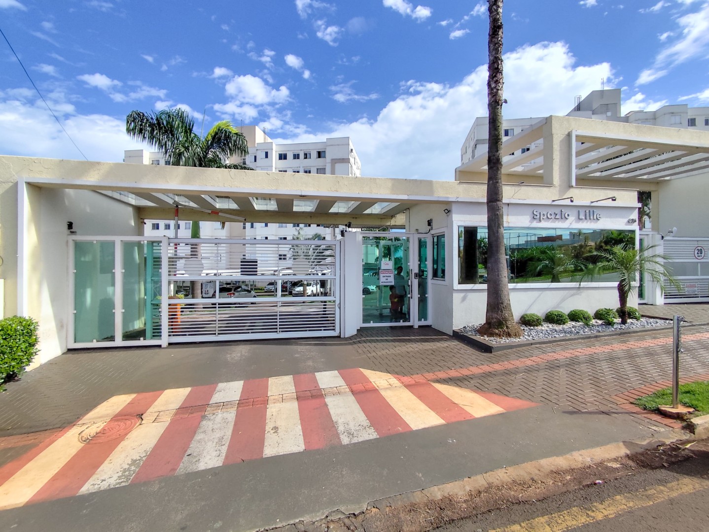 Apartamento para locacao no Boulevard em Londrina com 81,77m² por R$ 1.300,00 - Foto 1