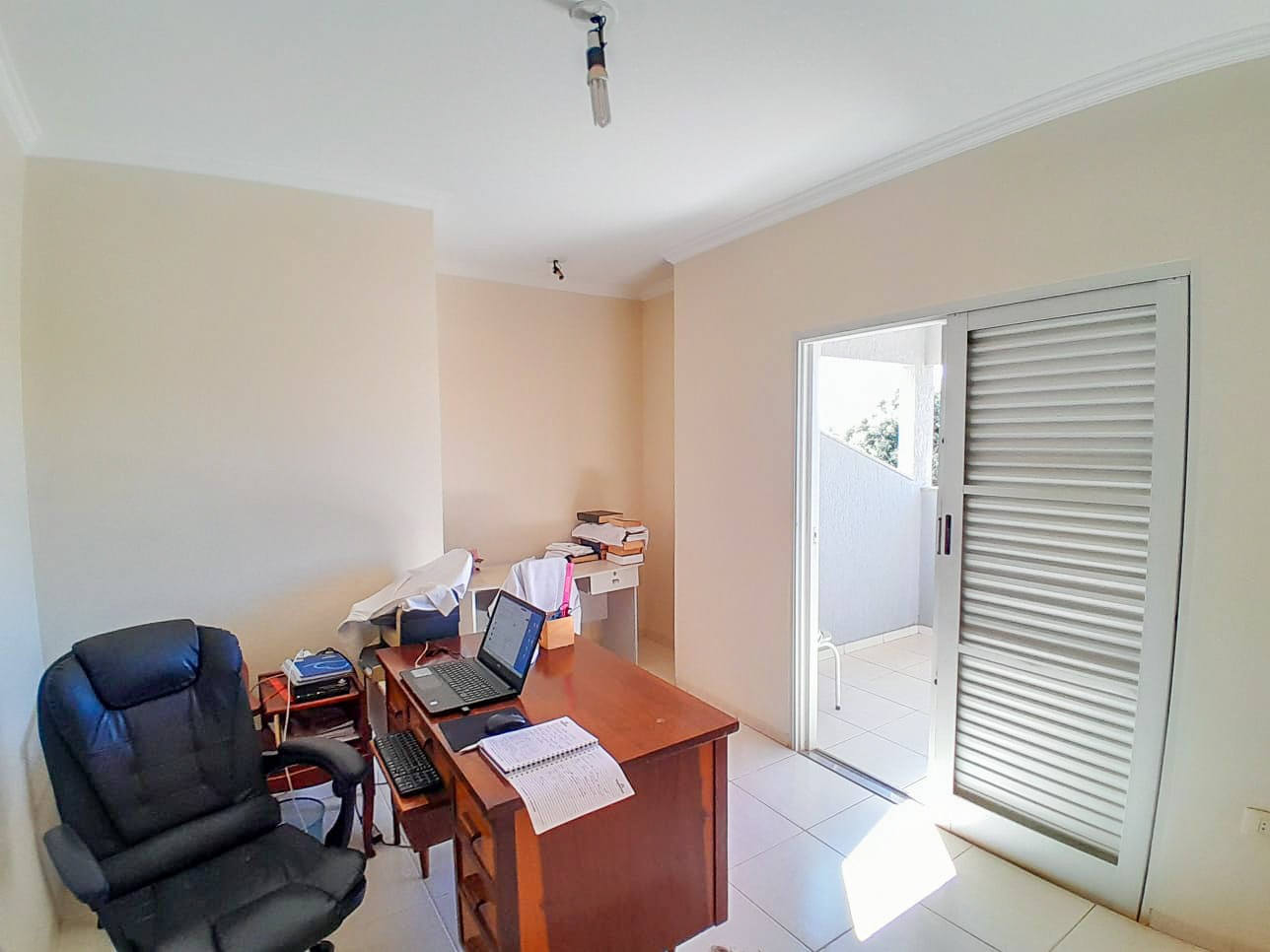 Casa Residencial para venda no bairro Jardim Guararapes de Londrina - Foto 7