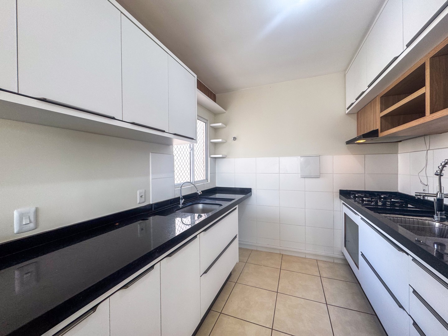 Apartamento para locação no bairro Semiramis Barros Braga de Londrina - Foto 8