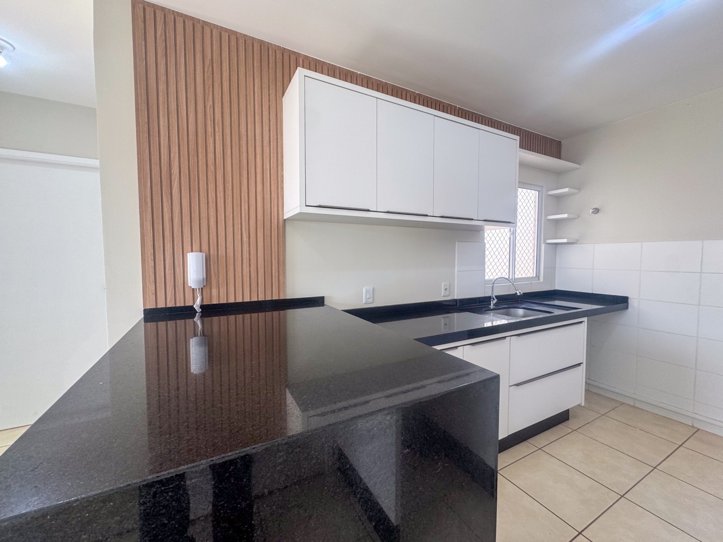 Apartamento para locação no bairro Semiramis Barros Braga de Londrina - Foto 13
